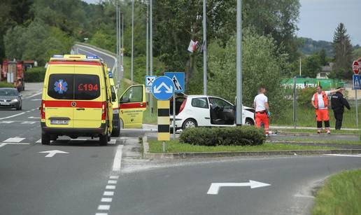 Tri automobila sudarila su se kod Tuheljskih  Toplica: Dvije osobe završile su u bolnici...