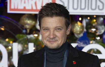 Jeremy Renner doživio bizarnu nesreću: U kritičnom je stanju