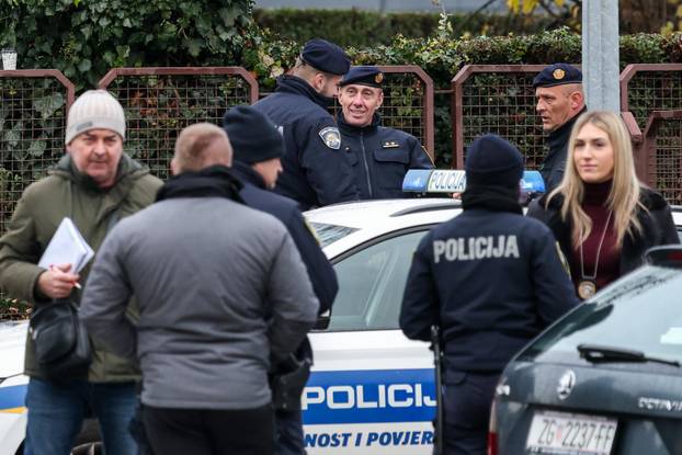 Zagreb: Započeo je očevid nebodera Vjesnik
