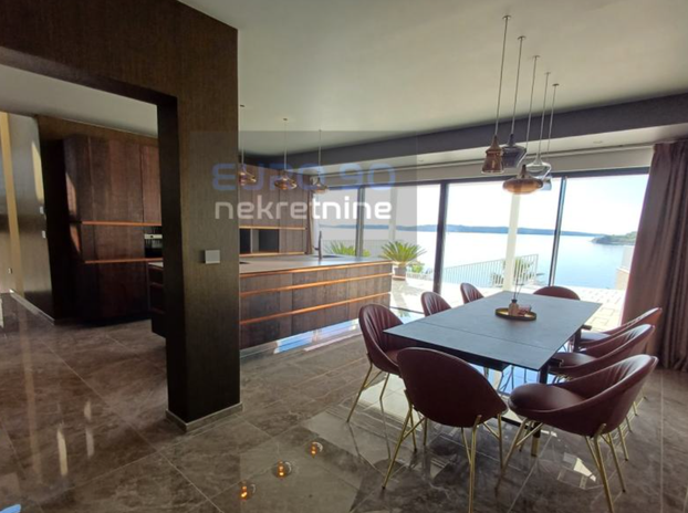 FOTO Oaza luksuza i privatnosti: Ova suvremena vila u Rtini ima sve što ste ikada mogli poželjeti