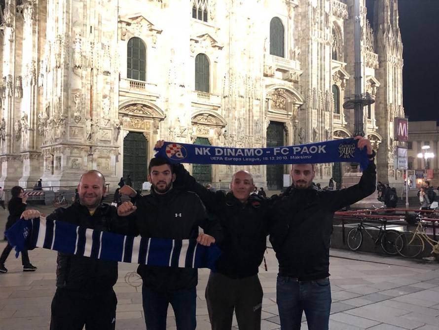 Bad Blue Boysi kasno navečer počeli stizati na Piazzu Duomo