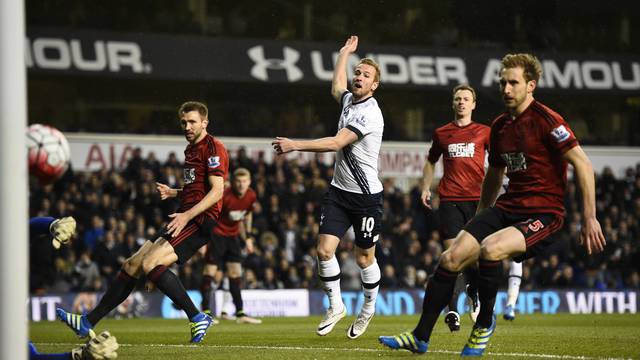 Tottenham Hotspur v West Bromwich Albion - Barclays Premier League