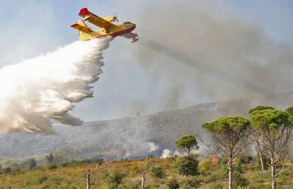 Nova dva požara iz Trebinja prijete Hrvatskoj
