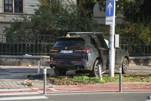 Zagreb: U prometnoj nesreći sudjelovala tri automobila, jedna osoba ozlijeđena