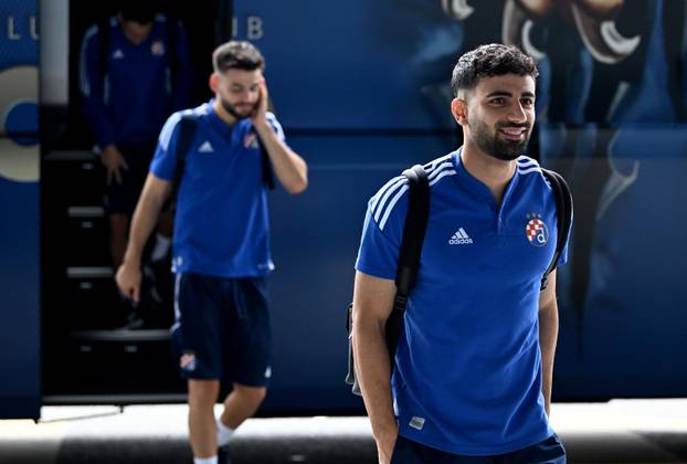 Zagreb: Odlazak igrača GNK Dinamo na uzvratnu utakmicu protiv Sparte