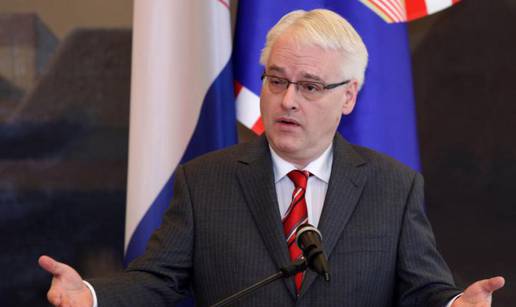 Josipović će tražiti olakšice za ljude koji su dužni bankama