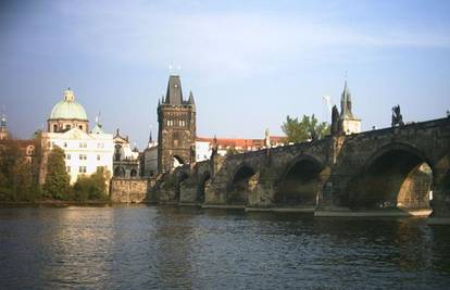 Zadrani u Pragu tukli Srbe jer su navijali za Englesku