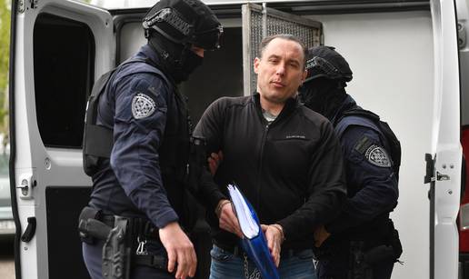 FOTO Evo &scaron;to je Mla&dstrok;an dobacio novinarima kad je stigao na sud