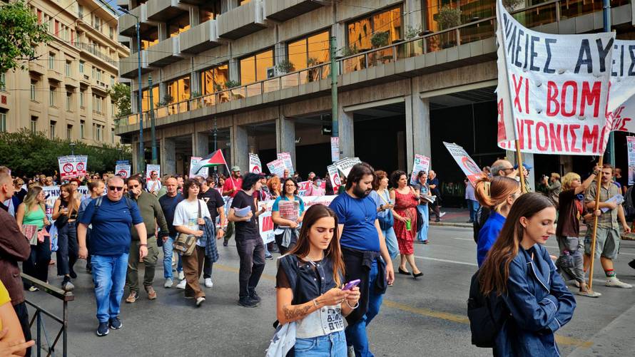 Grčki radnici ponovo štrajkaju: Željeznički promet zaustavljen, brodovi su ostali u lukama
