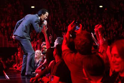 Nick Cave & The Bad Seeds stigli pred Zagrepčane! Pogledajte kakvu su atmosferu stvorili...