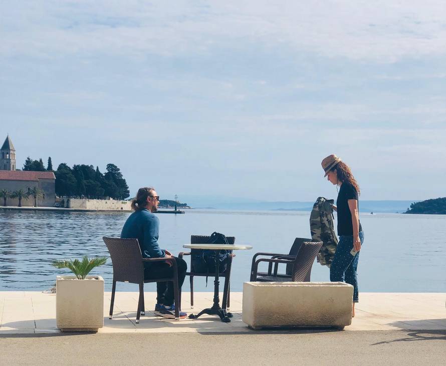 Niko i Zrinka opuštali su se uz more, na Visu žele nekretninu?