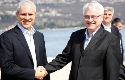 Lovci prije susreta Tadića i Josipovića predali oružje