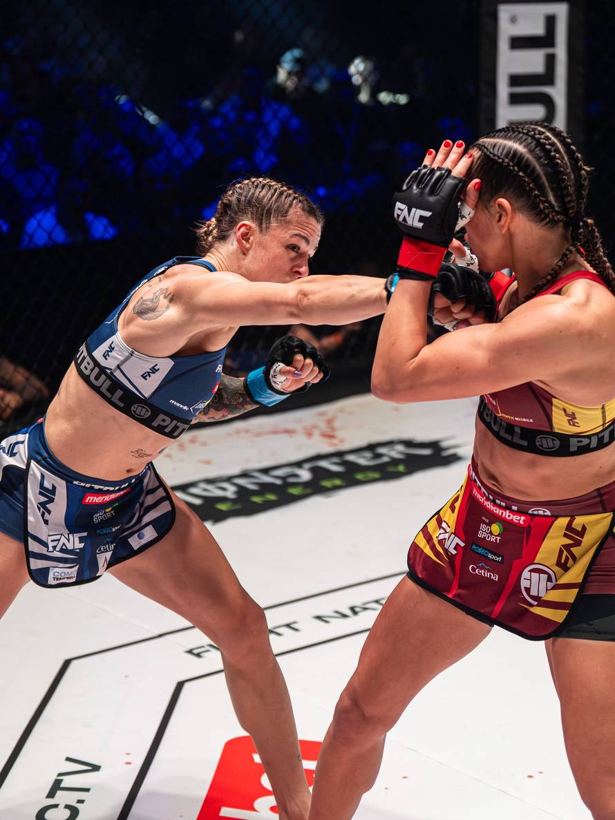 VIDEO Luzar Smajić pobijedila Petrović u spektakularnoj borbi!