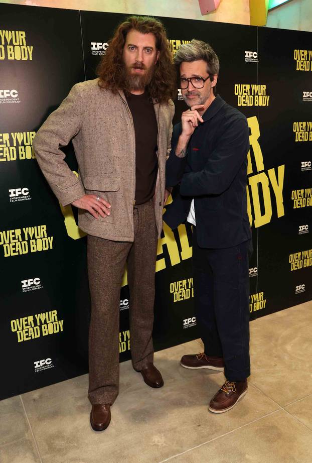 Première du film "Over Your Dead Body" à Los Angeles