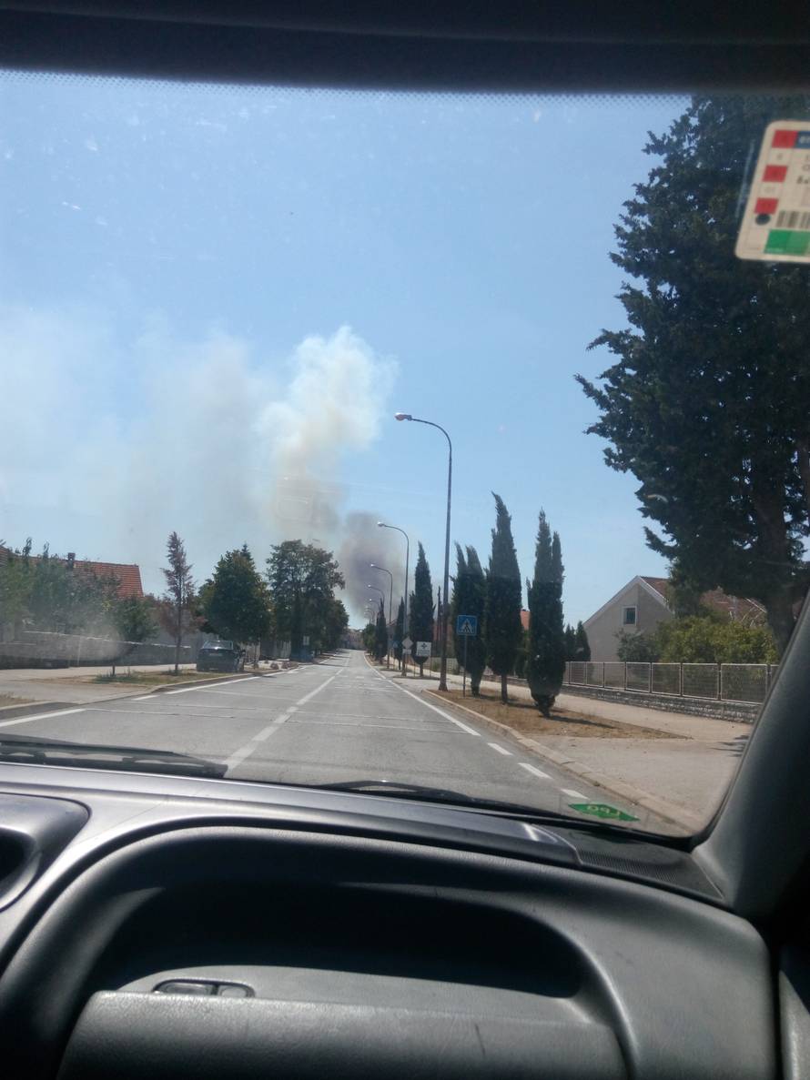 Planuo je požar kod Kistanja, prijeti nacionalnom parku