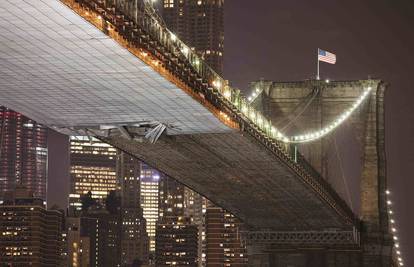 Skela 'zakačila' Brooklynski most, nastala pukotina od 6 m