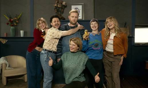 Pogledali smo 'Crap Happens': Kao bizzaro Hallmark! Reper bez karijere, sin iz vedra neba...