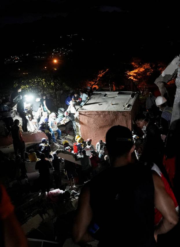 Aftermath of an earthquake, in Cali