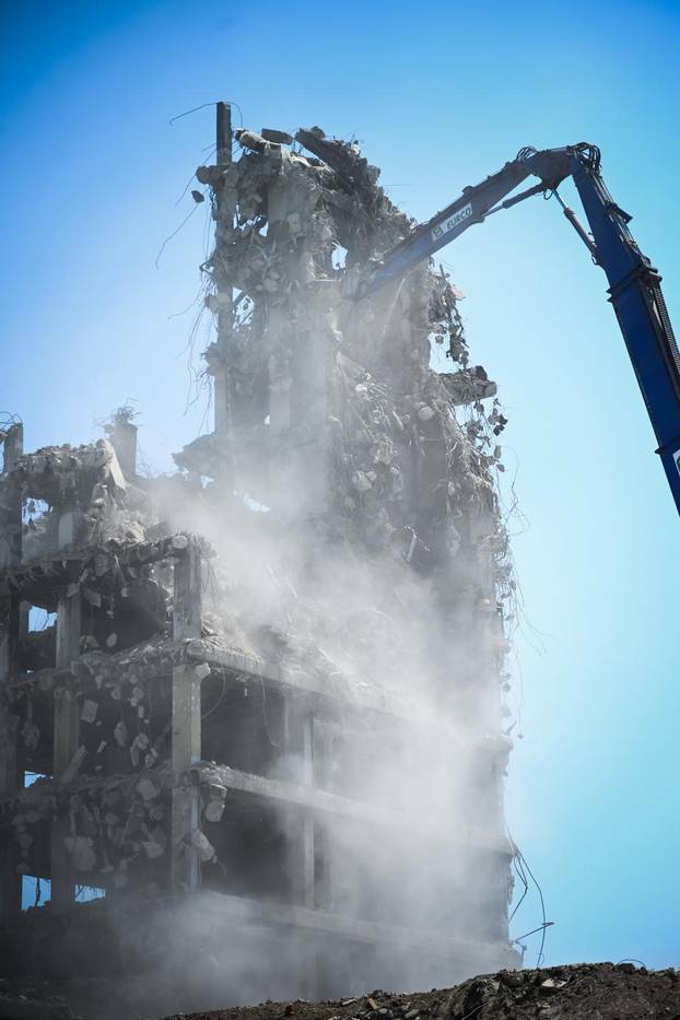 Zagreb: Rušenje Vjesnika nastavlja se i nedjeljom