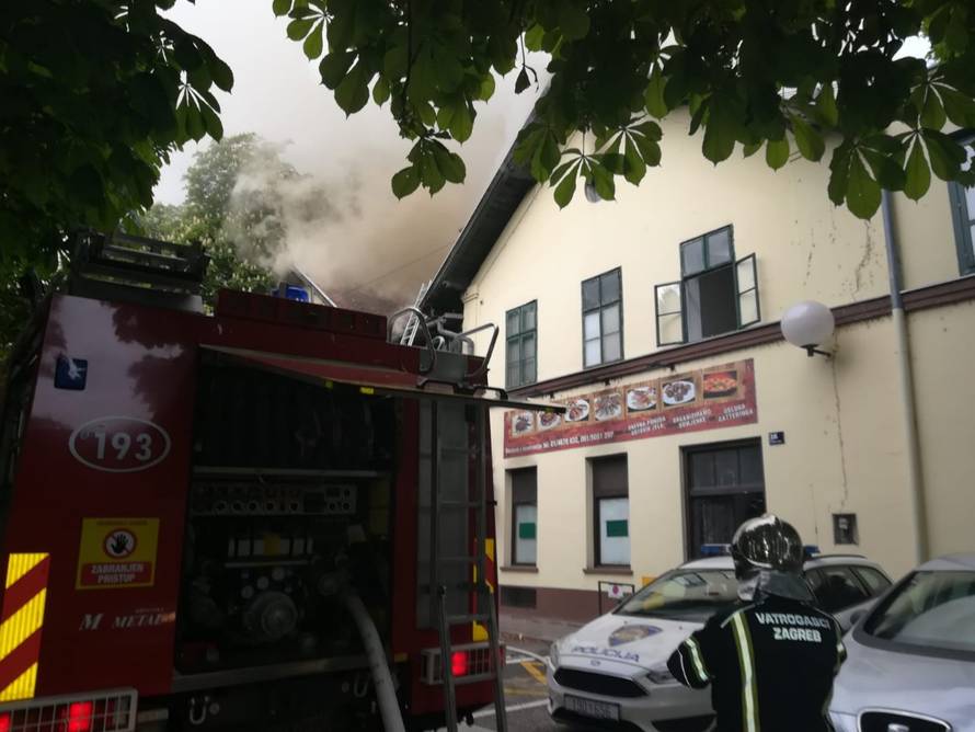 S dimnjaka se proširilo na cijeli krov: Gorjela pivnica u Zagrebu