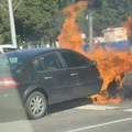 DRAMATI&Ccaron;NA SNIMKA Zabio se u semafor u Zagrebu i zapalio!