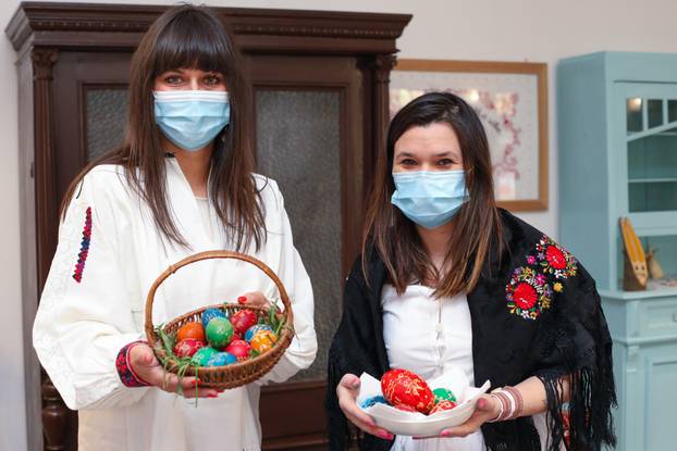 Beli Manastir: Pokazna radionica ukrašavanja pisanica motivima baranjskog šokačkog veza