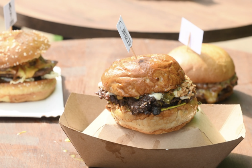 Burger fest na Trgu dr. Franje Tu&dstrok;mana