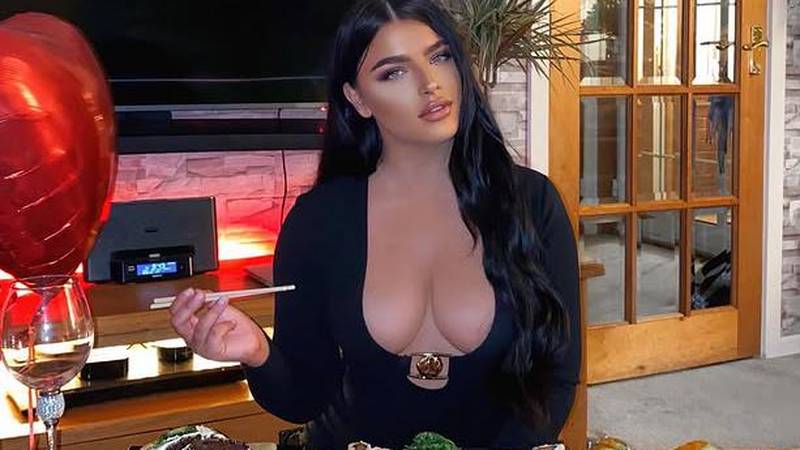 FOTO Istaknula je grudi za Dan zaljubljenih pa ju izvrijeđali: 'Slomila me tolika mržnja'