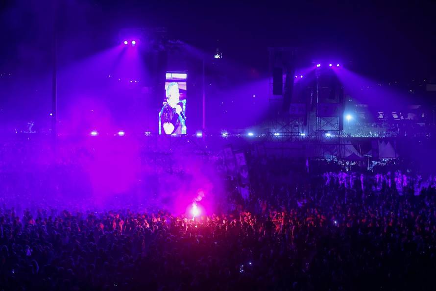 Zagreb: Neki su prije završetka koncerta krenuli napuštati Hipodrom