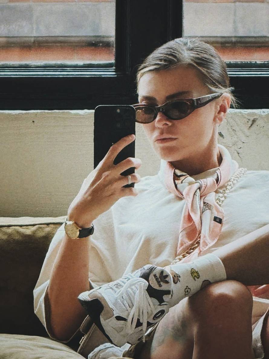 FOTO Bling-bling! Na ruci Elle Dvornik bljesnuo je prsten, ali i isplivalo tko je njezin 'Meštar'