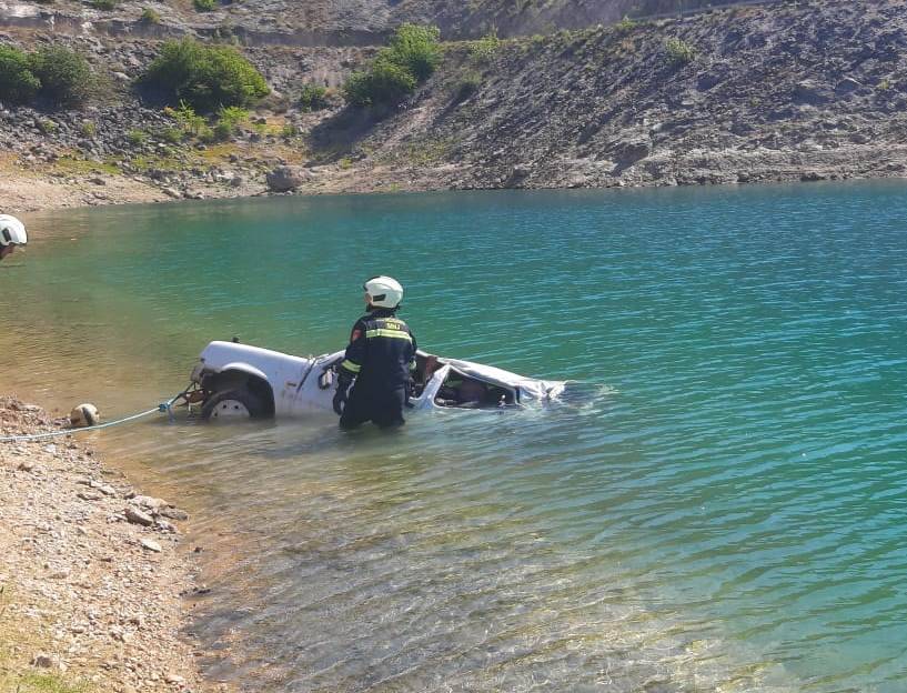 Sletio u duboku provaliju: 'Da je potonuo dublje u jezero, ne znam bi li uspio preživjeti'