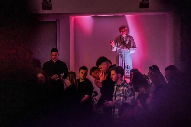 Split: U crkvi Srca Isusova održano je klanjanje za mlade kao odgovor na Noć vještica