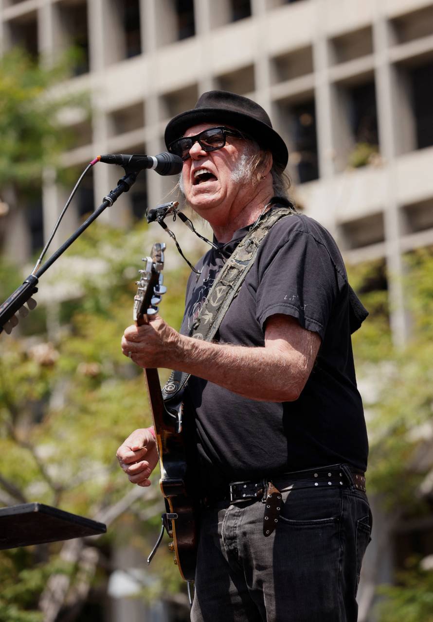 U.S. Sen. Sanders and U.S. Rep. Ocasio-Cortez hold a rally in Los Angeles