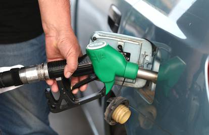 Cijene goriva opet idu gore: Evo koliko će koštati benzin i dizel