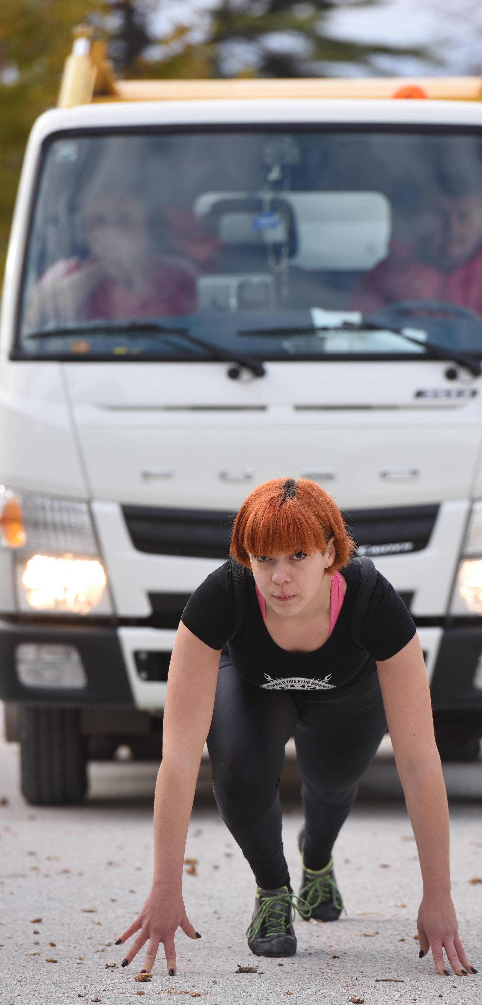 Lana vuče kamion bez muke: 'Dečki me se uglavnom plaše'