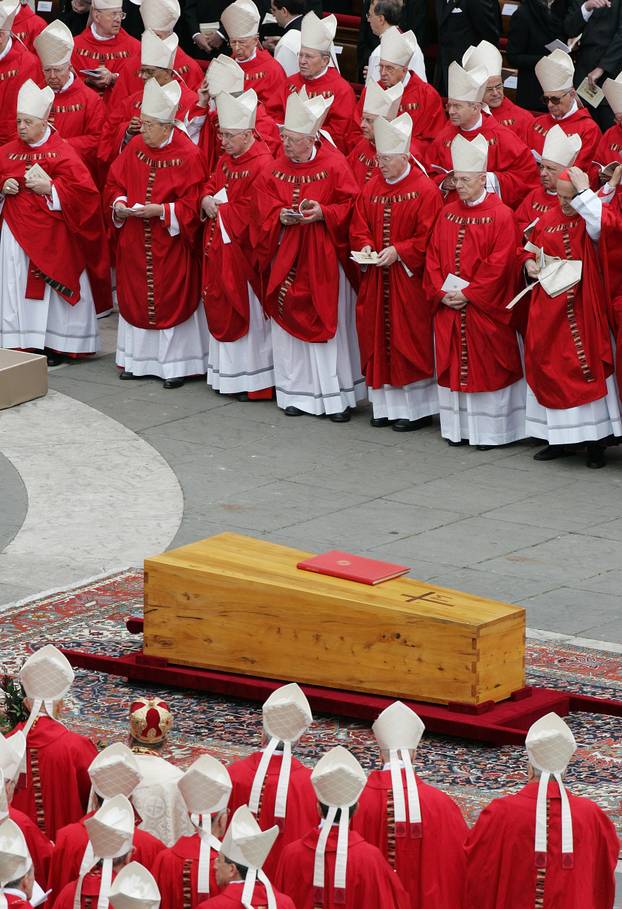 Papa Ivan Pavao II, sprovod