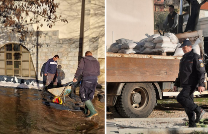 Zbog obilnih kiša nabujale rijeke u Dalmaciji, u Obrovcu postavili vreće s pijeskom