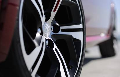 Peugeot 208 GTi bit će prava bomba u kojoj bijesni 200 KS