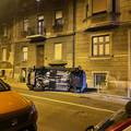 FOTO Krš i lom u Zagrebu: 'Pokosio je četiri parkirana automobila pa završio na boku'