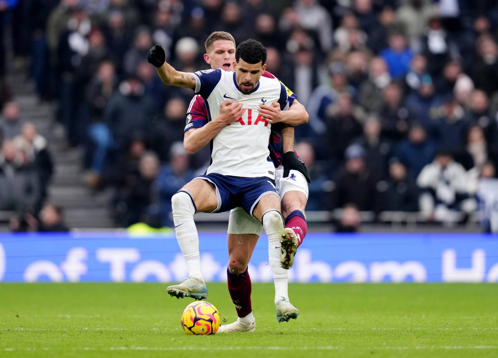 Tottenham Hotspur v Newcastle United - Premier League - Tottenham Hotspur Stadium