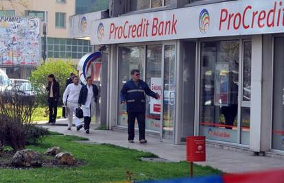 U oružanoj pljački banke u Skopju ranjeno petero ljudi