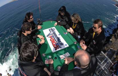 Ekstremni poker - kartanje na visini od 90 metara