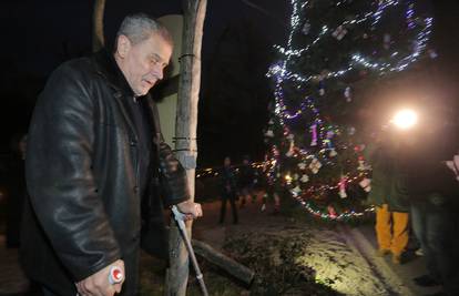 Pozlilo mu je na večeri: 'Brzo će on van, Bandić je neuništiv'