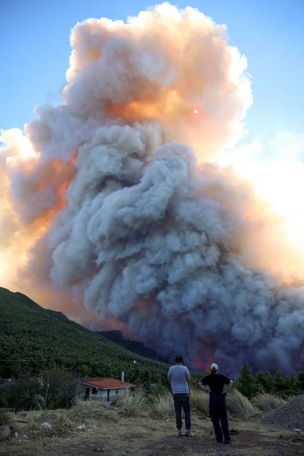 Wildfire in Krio Pigadi