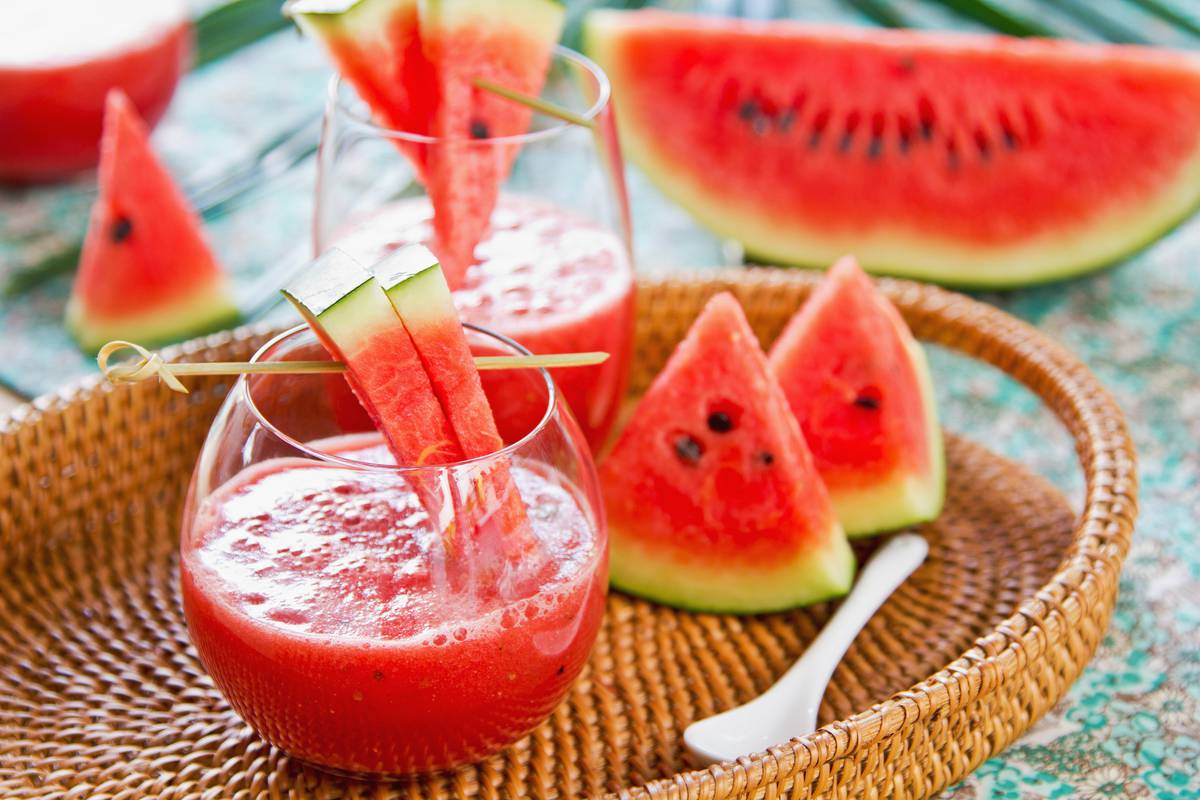 Počastite se ukusnim sokom ili koktelom od svježe lubenice