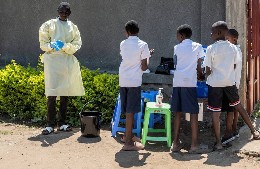Congo province bans funeral wakes to contain Ebola's spread
