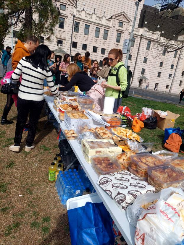 200 slika s masovnog prosvjeda