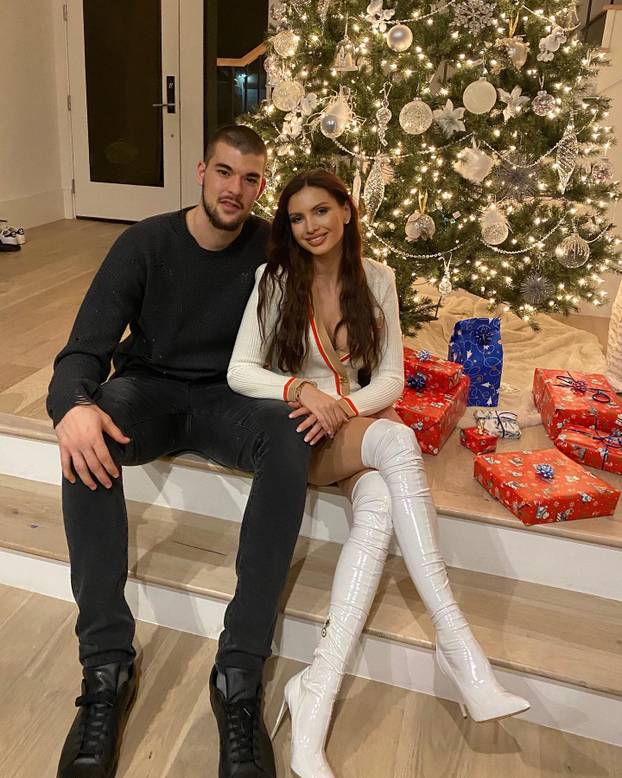 FOTO Stiže pojačanje u obitelj Zubac! Tko je buduća majka? San pretvorila u svjetski biznis