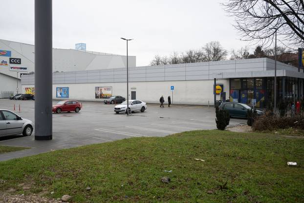 Zagreb: Parkirališta trgovačkih centara na dan bojkota trgovina 