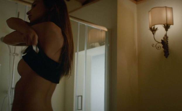 Emily Ratajkowski sexy scenes in her latest film "Welcome Home"